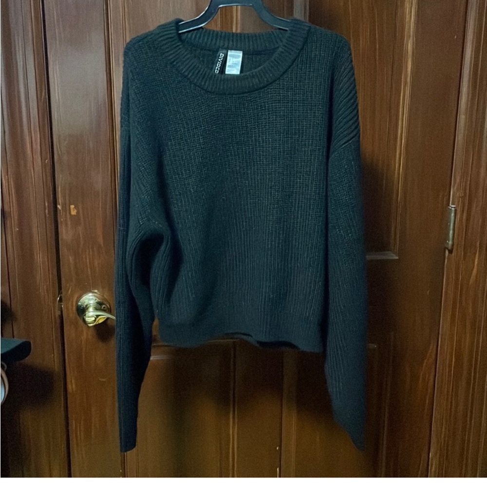 H&M crewneck